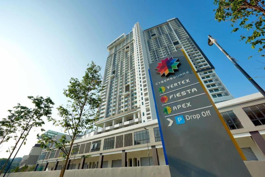 Netflix-Designed Studio Home At Cybersquare, Cyberjaya By Flexihome-My Exteriör bild